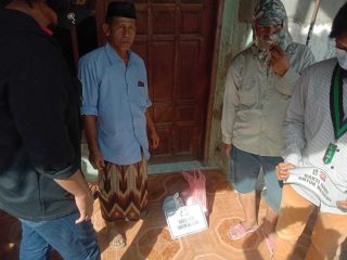 HMI Cabang Cilegon Berbagi Bantuan Makanan Ke Masyarakat Sekitar