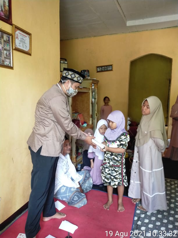 Ramdoni Calon Kepala Desa Gerendong Gelar Santunan Anak Yatim 2 Ramdoni Calon Kepala Desa Gerendong Gelar Santunan Anak Yatim I PojokPublik