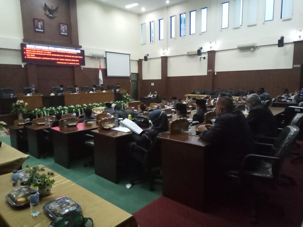 DPRD Pandeglang Gelar Rapat Paripurna Penyampaian Laporan Hasil Reses Masa Persidangan Ke Tiga 2020-2021 2 DPRD Pandeglang Gelar Rapat Paripurna Penyampaian Laporan Hasil Reses Masa Persidangan Ke Tiga 2020-2021 I PojokPublik