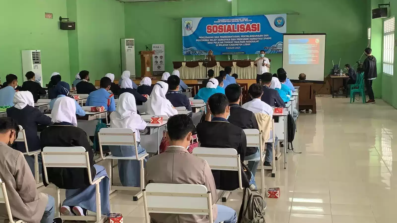 Mencegah Penyalahgunaan Narkoba, Sat Resnarkoba Polres Lebak Berikan Materi P4GN Bagi Pelajar 7 Mencegah Penyalahgunaan Narkoba, Sat Resnarkoba Polres Lebak Berikan Materi P4GN Bagi Pelajar I PojokPublik