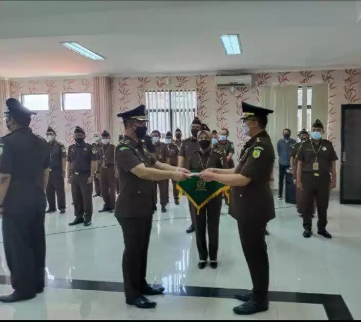 Gelar Sertijab Kedua Pejabatnya, Kejari Lebak Akan Capai WBK 10 Gelar Sertijab Kedua Pejabatnya, Kejari Lebak Akan Capai WBK I PojokPublik