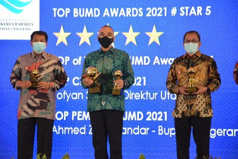 Dipercaya, Perumdam TKR Kembali Raih TOP BUMD Award 7 Dipercaya, Perumdam TKR Kembali Raih TOP BUMD Award I PojokPublik