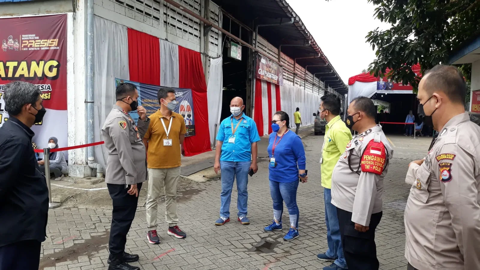 Polsek Pasar Kemis Pantau Pelaksanaan Vaksinasi di PT Victory Chingluh Indonesia 7 Polsek Pasar Kemis Pantau Pelaksanaan Vaksinasi di PT Victory Chingluh Indonesia I PojokPublik