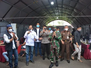 Danrem 064 MY Pantau Vaksinasi Massal Kadin Provinsi