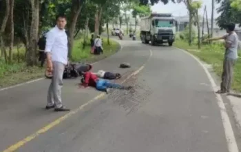 Motor VS Tronton Di Jalan Raya Cipanas, Satu Orang Meninggal Dunia 8 Motor VS Tronton Di Jalan Raya Cipanas, Satu Orang Meninggal Dunia I PojokPublik