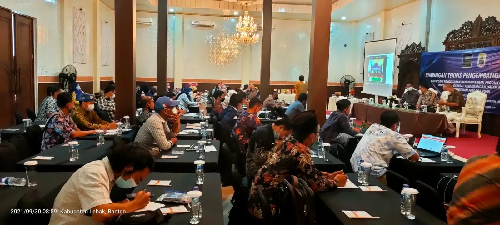 Disperindag Lebak dan Kementerian Perdagangan Berikan Bimbingan Pelaku Usaha 7 Disperindag Lebak dan Kementerian Perdagangan Berikan Bimbingan Pelaku Usaha I PojokPublik