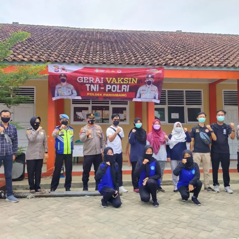 Edas, Polsek Panimbang Lakukan Vaksinasi Tahap Dua di Sekolah