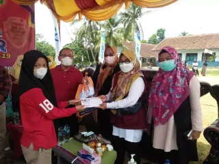 Korban Banjir Bandang di Desa Rocek Terima Bantuan, Ini Selengkapnya