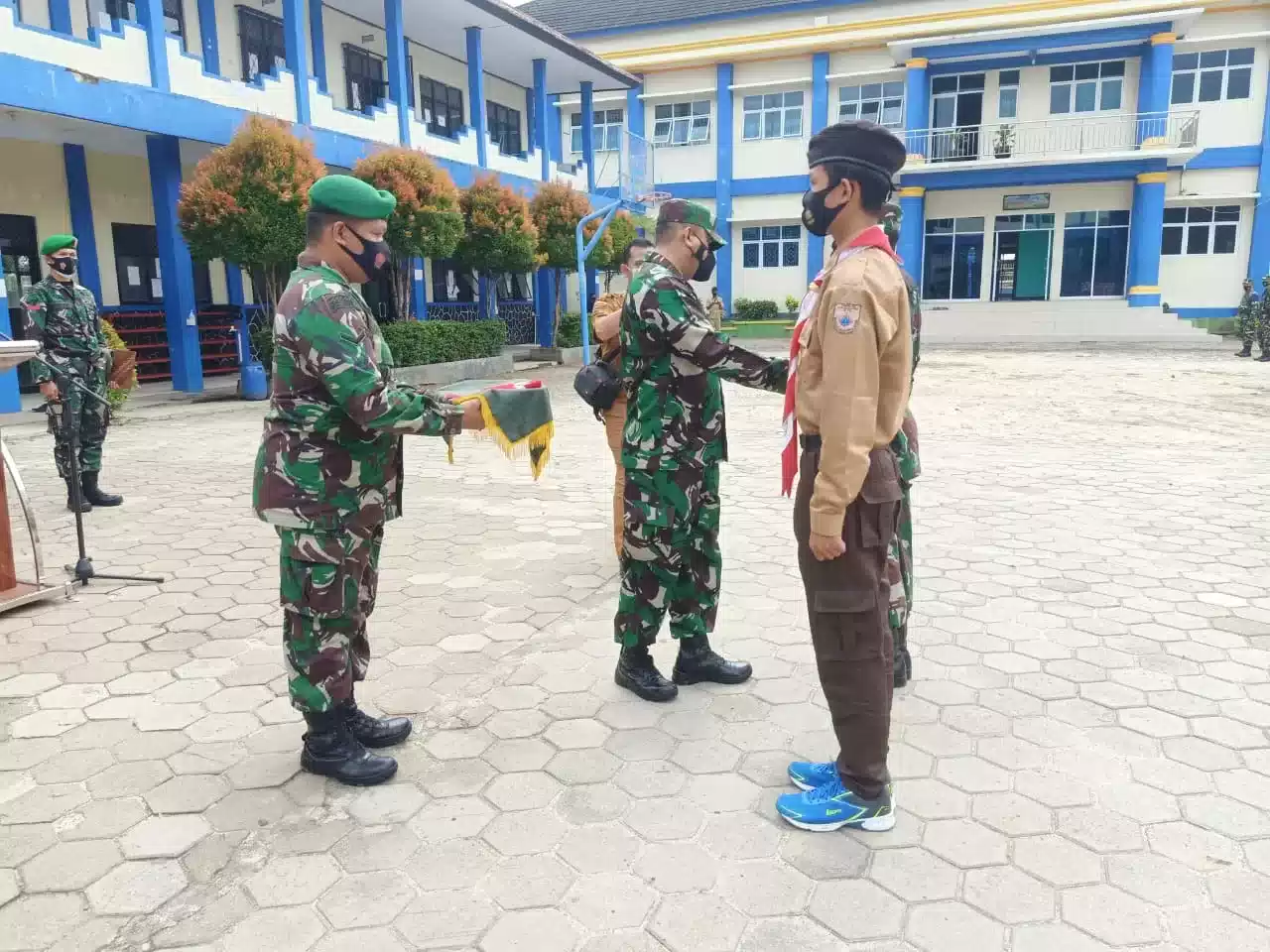Letkol Dedi Setiadi Buka Kegiatan LDK di SMKN 3 Pandeglang 7 Letkol Dedi Setiadi Buka Kegiatan LDK di SMKN 3 Pandeglang I PojokPublik