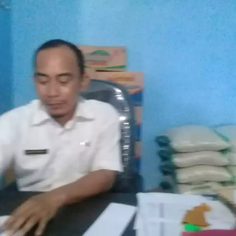 Desa Kaduagung Timur Targetkan Vaksinasi Seluruh Warganya