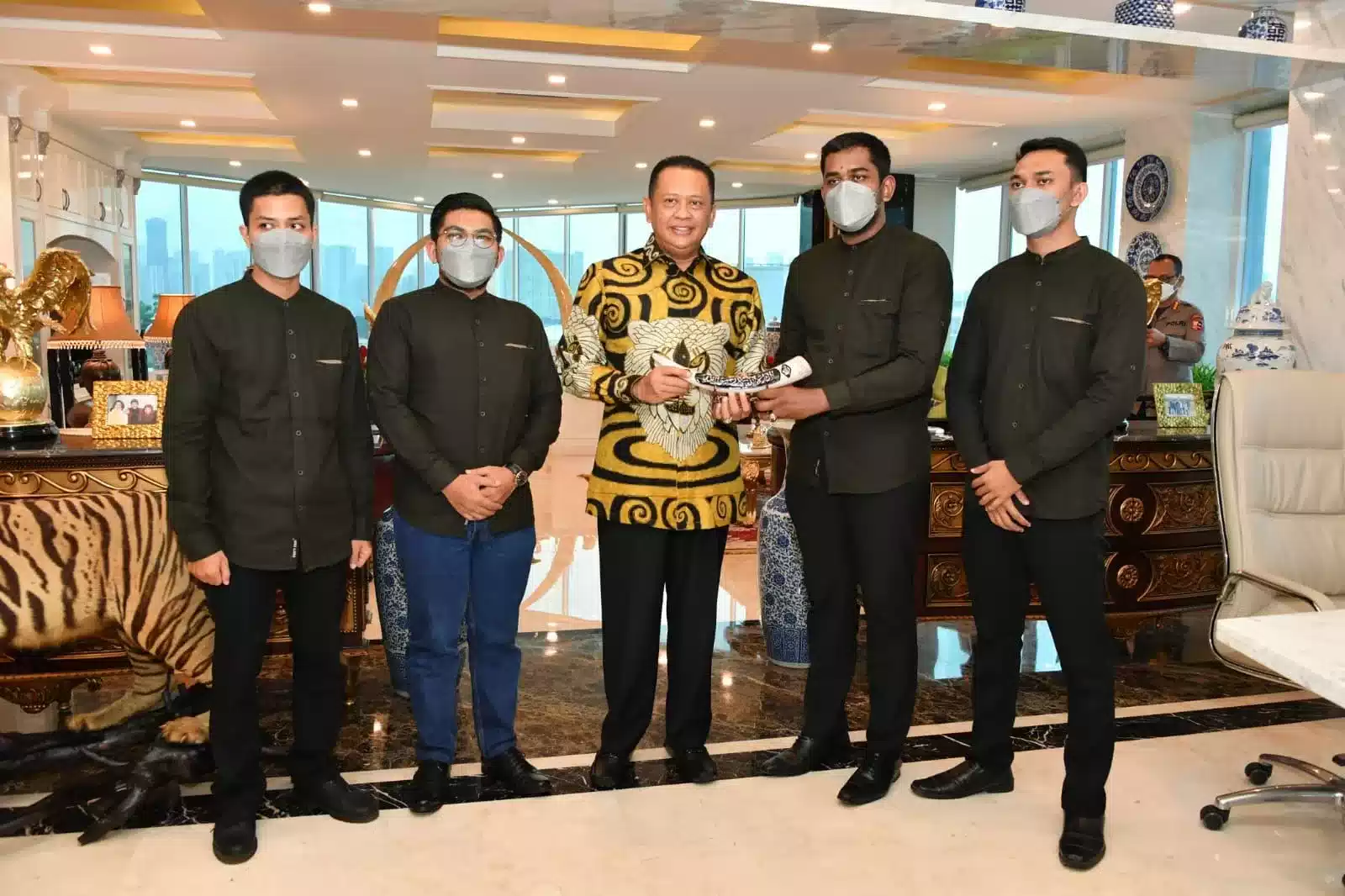 Ketua MPR RI Ajak Pondok Pesantren dan Santri Jadi Motor Penggerak Ekonomi 7 Ketua MPR RI Ajak Pondok Pesantren dan Santri Jadi Motor Penggerak Ekonomi I PojokPublik