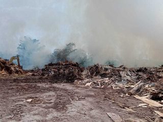 Limbah PT Asri Indotama Di Desa Mekarsari Rangkasbitung Diamuk Sijago Merah