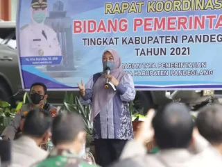 Bupati Cantik Buat Tim Serebuan Vaksinasi ke Desa
