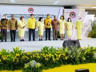 Ketum Golkar Lantik Pengurus DPP Himpunan Wanita Karya