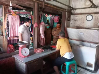 Jelang Natahu, Bulog dan Pemkab Lebak Pantau Harga Kebutuhan Pokok di Pasara