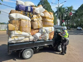 Polresta Tangerang Tilang 18 Truk ODOL