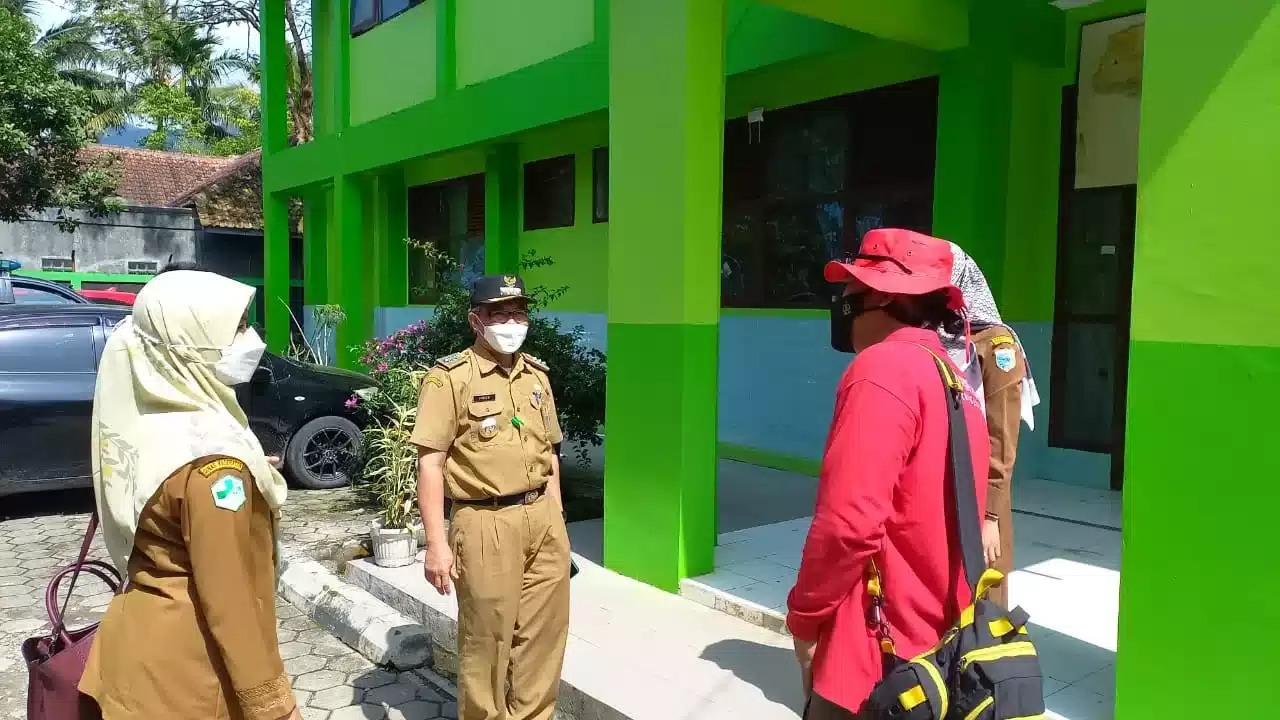 BIN Datangi Ratusan Siswa MI di Mandalawangi, Ada Apa 7 BIN Datangi Ratusan Siswa MI di Mandalawangi, Ada Apa I PojokPublik