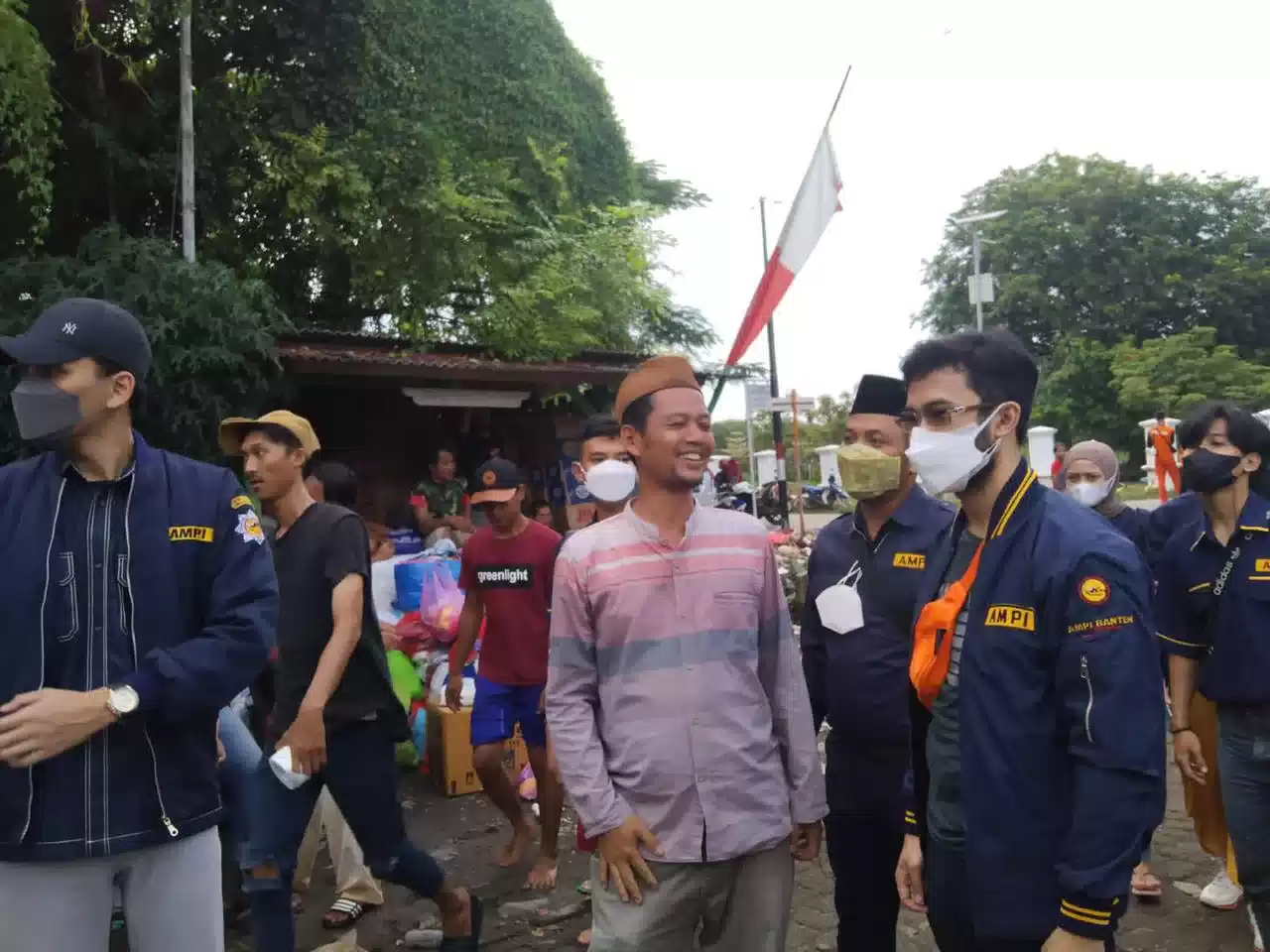 AMPI Banten Salurkan Bantuan Korban Banjir Serang 4 AMPI Banten Salurkan Bantuan Korban Banjir Serang I PojokPublik