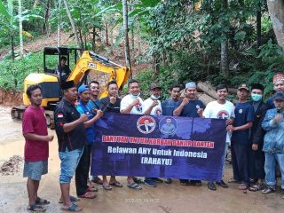 Relawan AHY Kirim Bantuan Excavator di Serang