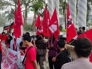 DPRD PANDEGLANG DI GERUDUK GMNI SOAL JAKA MANTUL