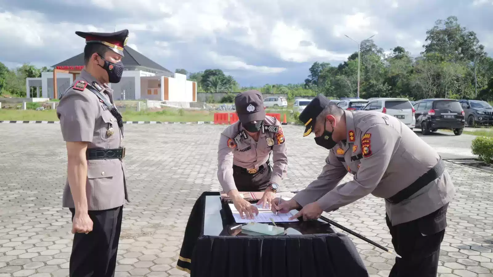 Pimpin Sertijab Wakapolres, 4 PJU Dan Lima Kapolsek, Ini Pesan Strategis Kapolres Rohul 7 Pimpin Sertijab Wakapolres, 4 PJU Dan Lima Kapolsek, Ini Pesan Strategis Kapolres Rohul I PojokPublik