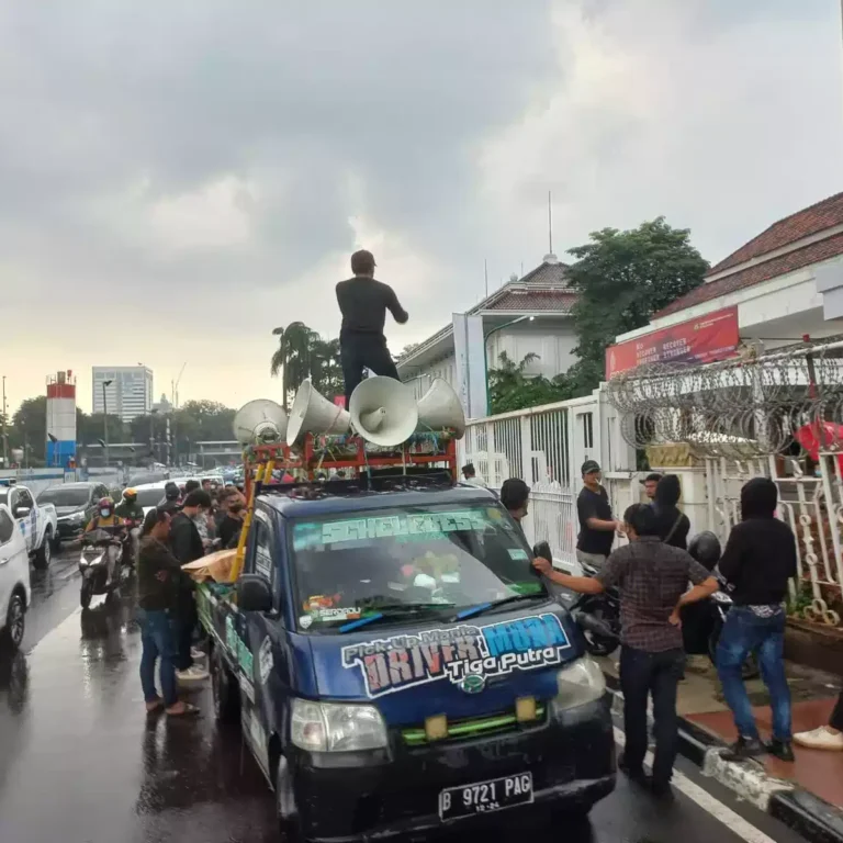 Aliansi Mahasiswa Nusantara Minta Kementerian ESDM Cabut Izin Pertambangab Ilegal di Kaltim 11 Aliansi Mahasiswa Nusantara Minta Kementerian ESDM Cabut Izin Pertambangab Ilegal di Kaltim I PojokPublik