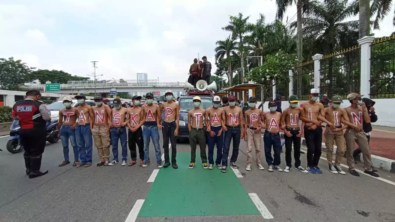 Jarak Indonesia dan Aliansi Mahasiswa Lingkar Nusantara Desak Bareskrim Tangkap Penambang Ileg 7 Jarak Indonesia dan Aliansi Mahasiswa Lingkar Nusantara Desak Bareskrim Tangkap Penambang Ileg I PojokPublik