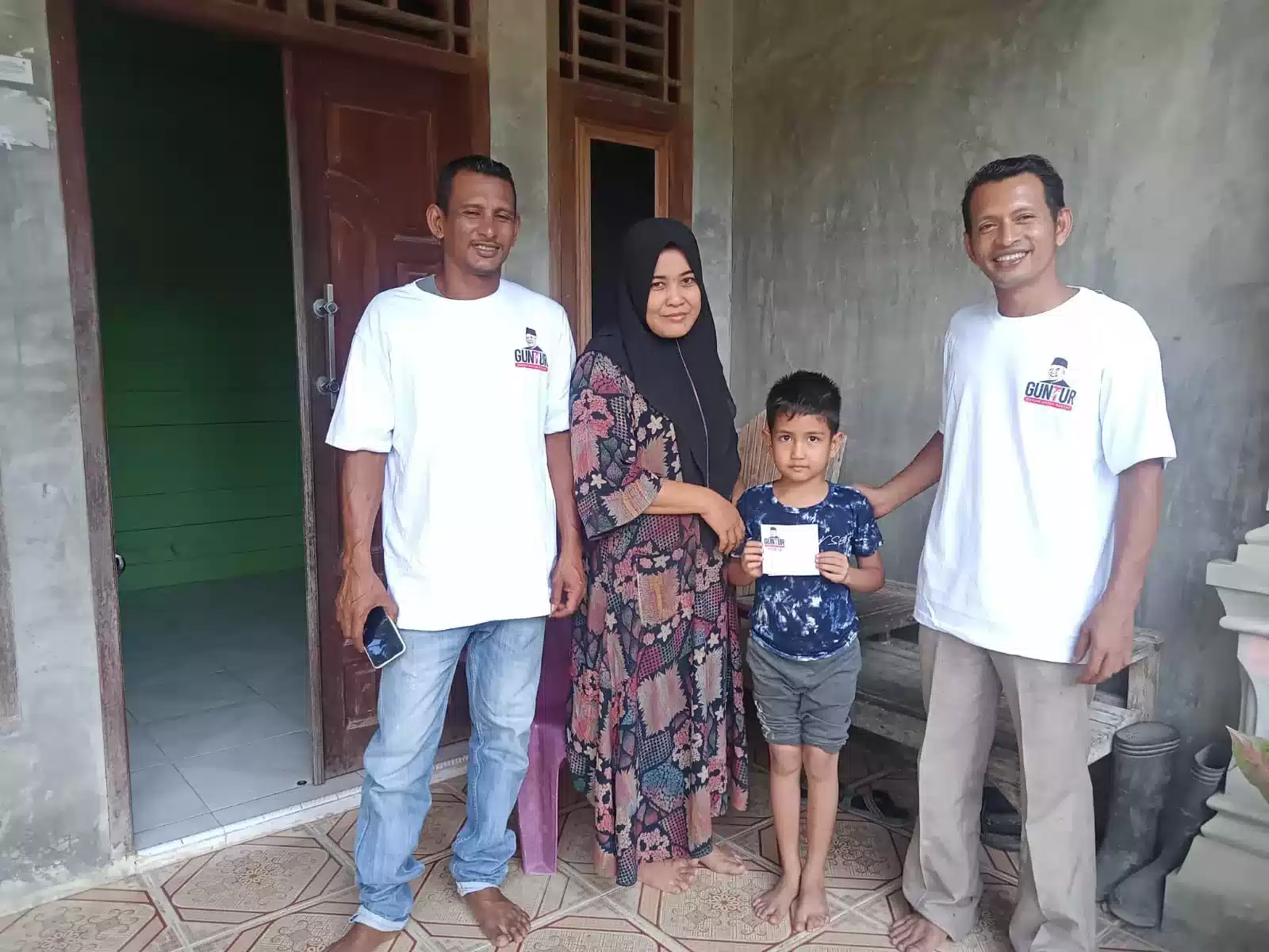 Relawan GUNTUR Berikan Santunan Kepada Anak Yatim dan Fakir Miskin di Aceh 7 Relawan GUNTUR Berikan Santunan Kepada Anak Yatim dan Fakir Miskin di Aceh I PojokPublik