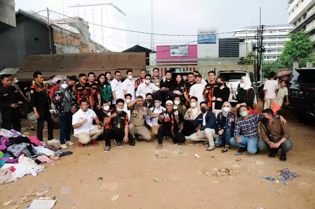 Kumpulan OKP dan Komunitas Tergabung Dalam Kolabor Aksi Pemuda Gotong Royong Bangkitkan Pasar Gembrong 7 Kumpulan OKP dan Komunitas Tergabung Dalam Kolabor Aksi Pemuda Gotong Royong Bangkitkan Pasar Gembrong I PojokPublik