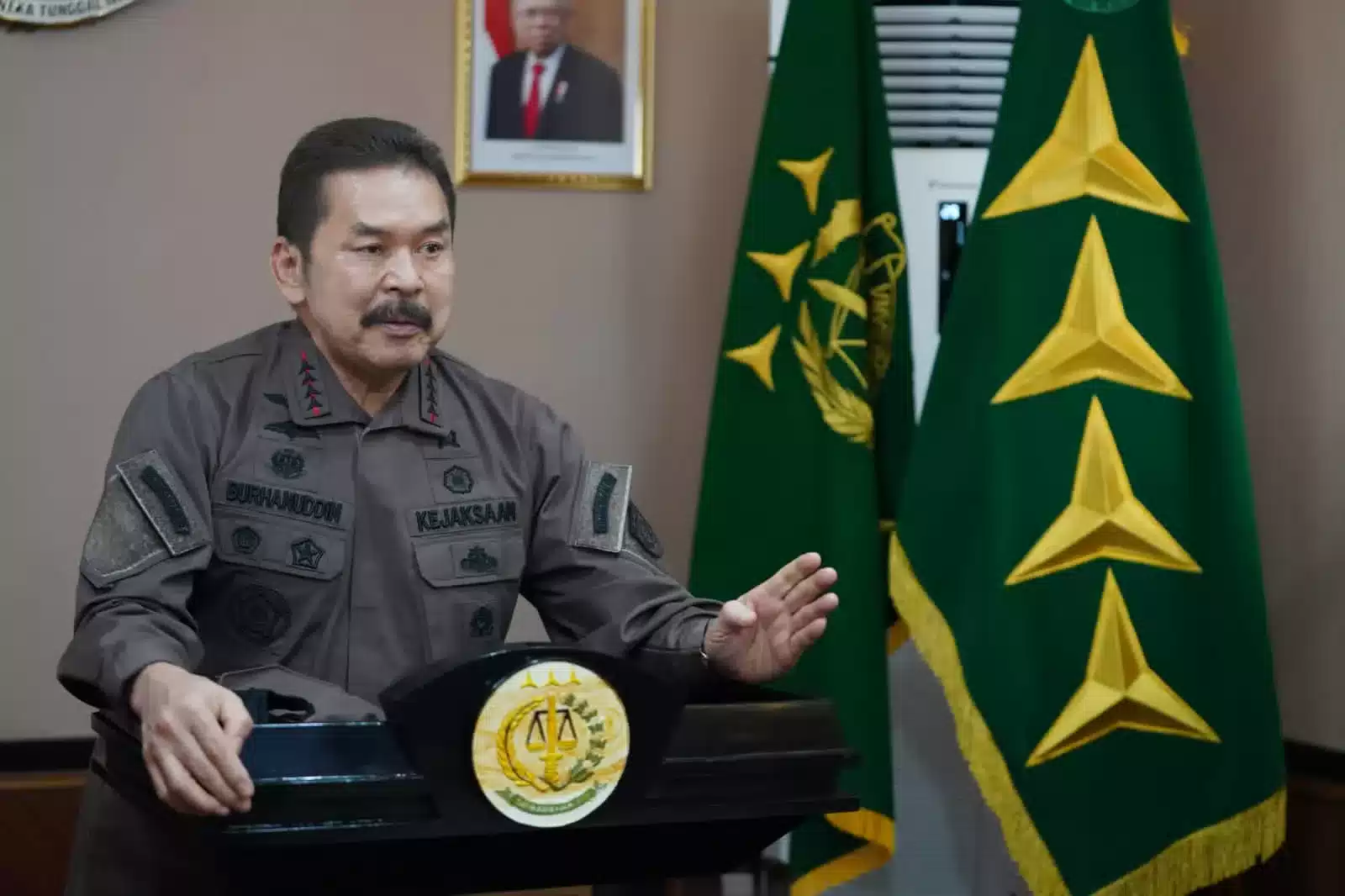 Budayawan Dukung Penuh Jaksa Agung Tindak Anak Buah Main Proyek 7 Budayawan Dukung Penuh Jaksa Agung Tindak Anak Buah Main Proyek I PojokPublik