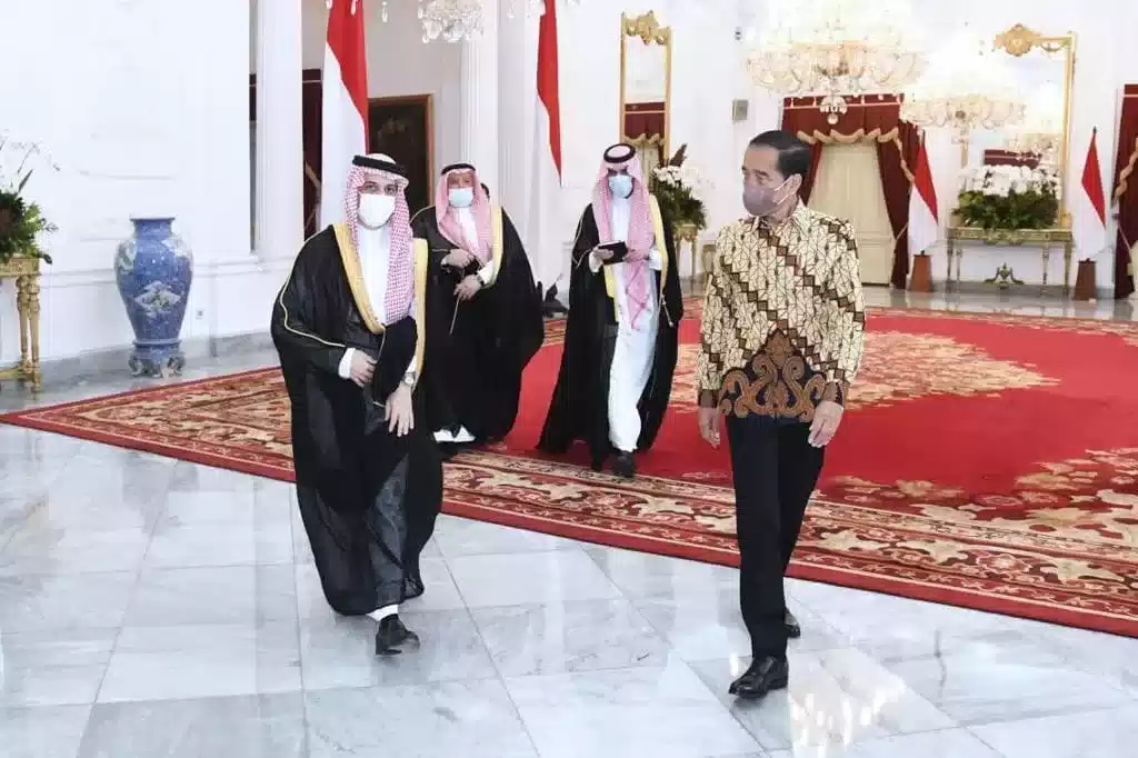 Presiden Jokowi Terima Kunjungan Menlu Arab Saudi, Bahas Soal Haji hingga Ekonomi 7 Presiden Jokowi Terima Kunjungan Menlu Arab Saudi, Bahas Soal Haji hingga Ekonomi I PojokPublik