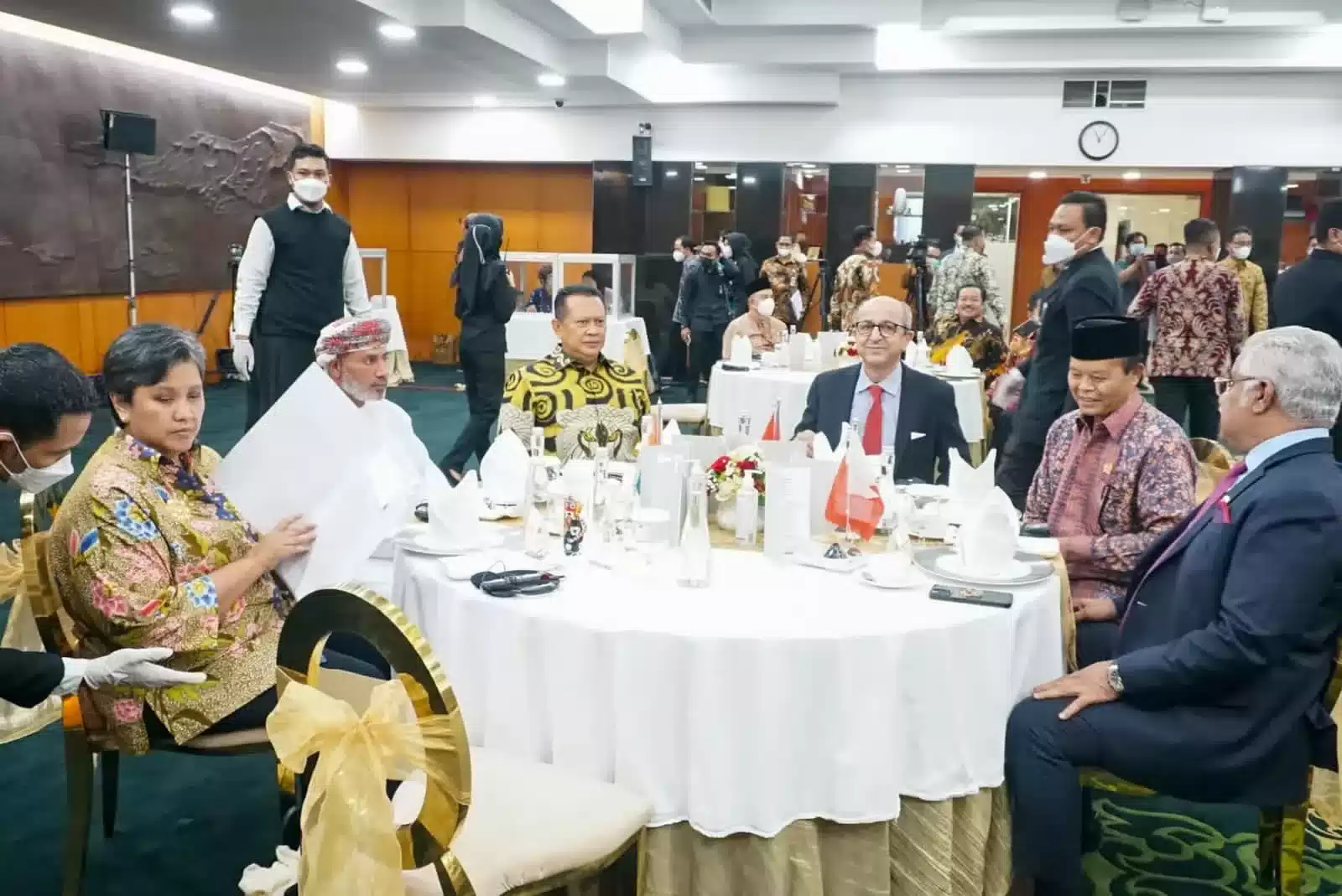 Ketua MPR RI Bamsoet Apresiasi Dukungan Dubes Negara Islam Atas Rencana Pembentukan Forum Majelis Syuro Dunia 7 Ketua MPR RI Bamsoet Apresiasi Dukungan Dubes Negara Islam Atas Rencana Pembentukan Forum Majelis Syuro Dunia I PojokPublik