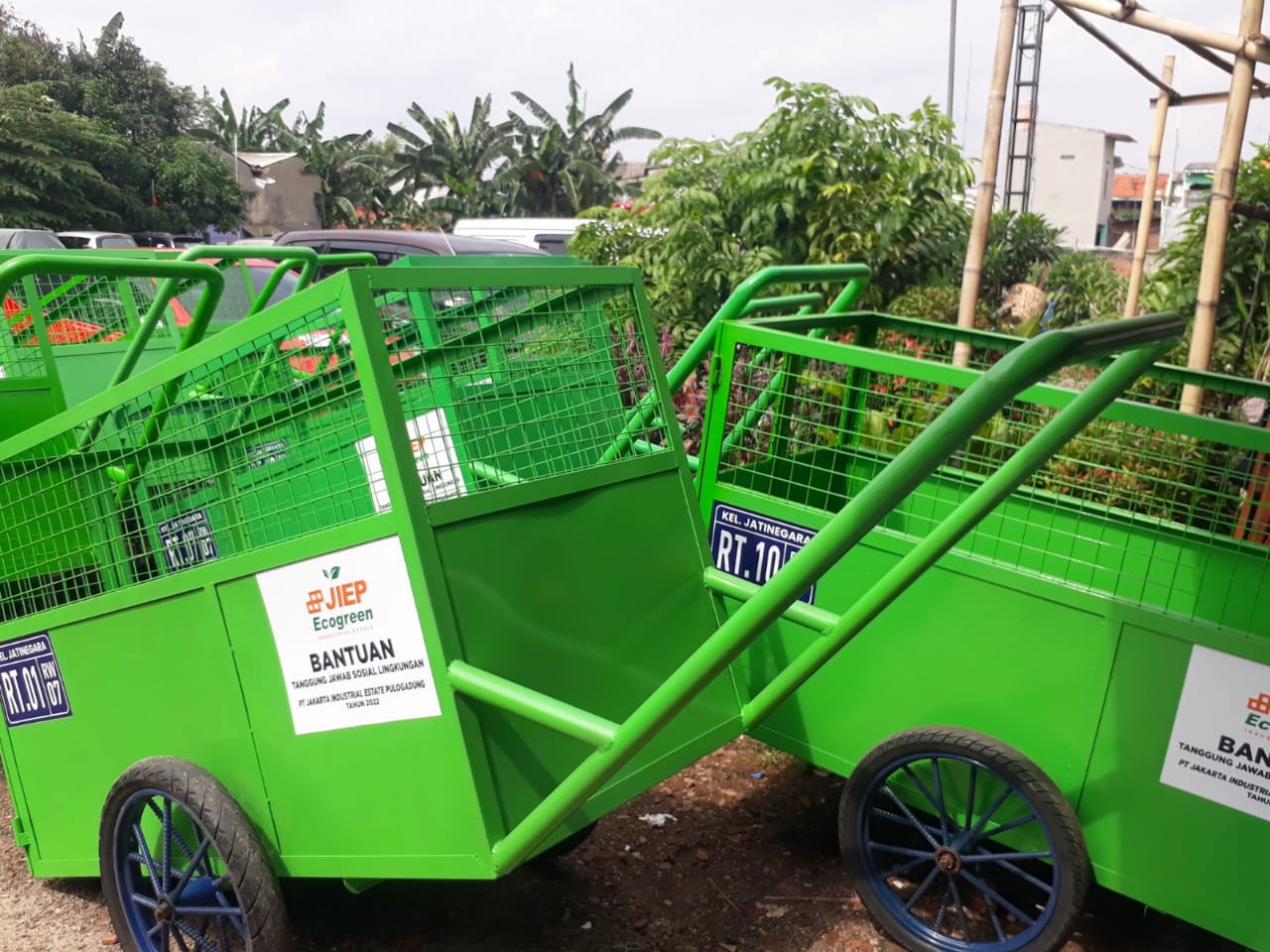 Warga Rw07 Kelurahan Jatinegara Terima Bantuan Dari PT JIEP 2 Warga Rw07 Kelurahan Jatinegara Terima Bantuan Dari PT JIEP I PojokPublik