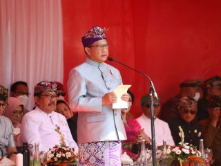 Kenakan Baju Adat Bali, Tito Karnavian Lepas Peed Aya sekaligus Buka Pesta Kesenian Bali Secara Resmi
