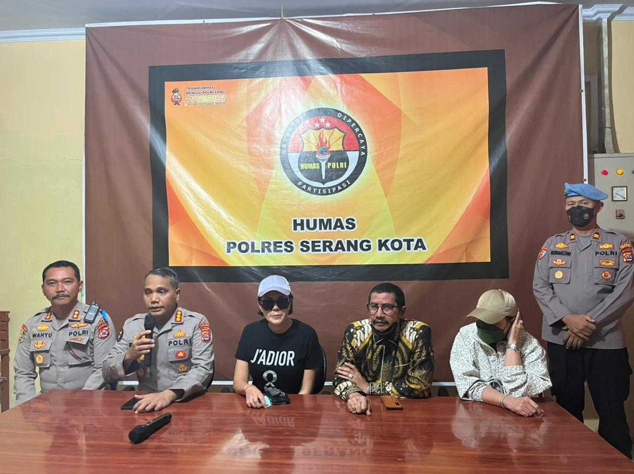 Nikita Mirzani Kembali Dipanggil Polisi, Berikut Kasusnya 7 Nikita Mirzani Kembali Dipanggil Polisi, Berikut Kasusnya I PojokPublik