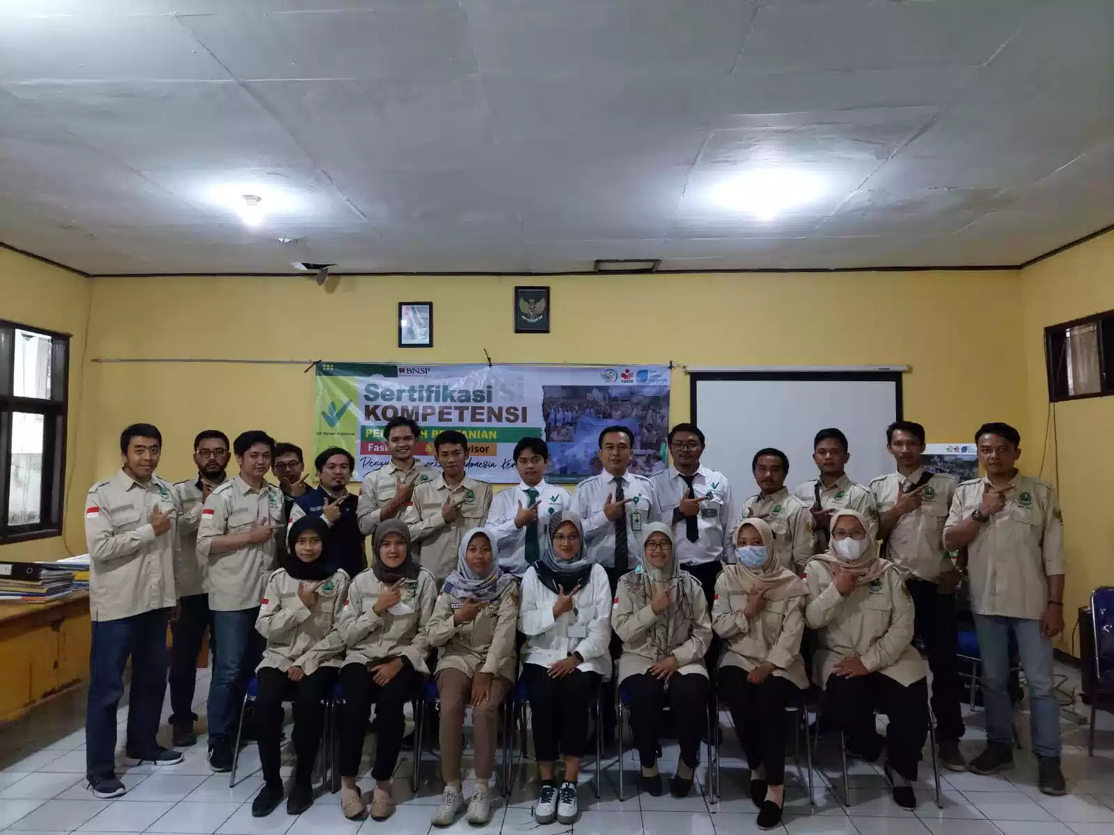 LSP PERTANI INDONESIA SUKSES LAKSANAKAN SERTFIKASI PENYULUH PERTANIAN DI BANDUNG 7 LSP PERTANI INDONESIA SUKSES LAKSANAKAN SERTFIKASI PENYULUH PERTANIAN DI BANDUNG I PojokPublik