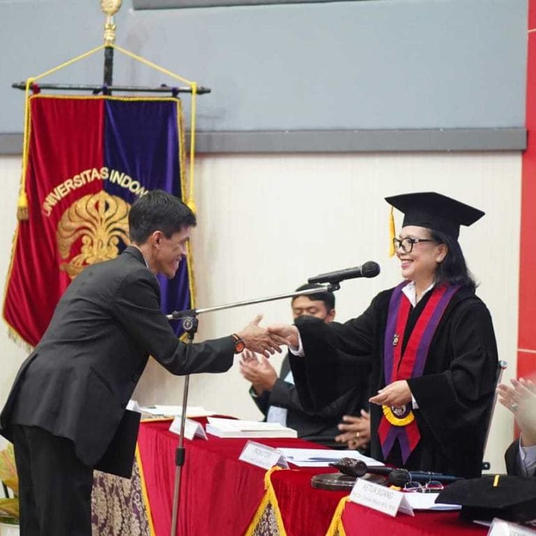 UI Dorong Stanislaus Doktor Adiminstrasi