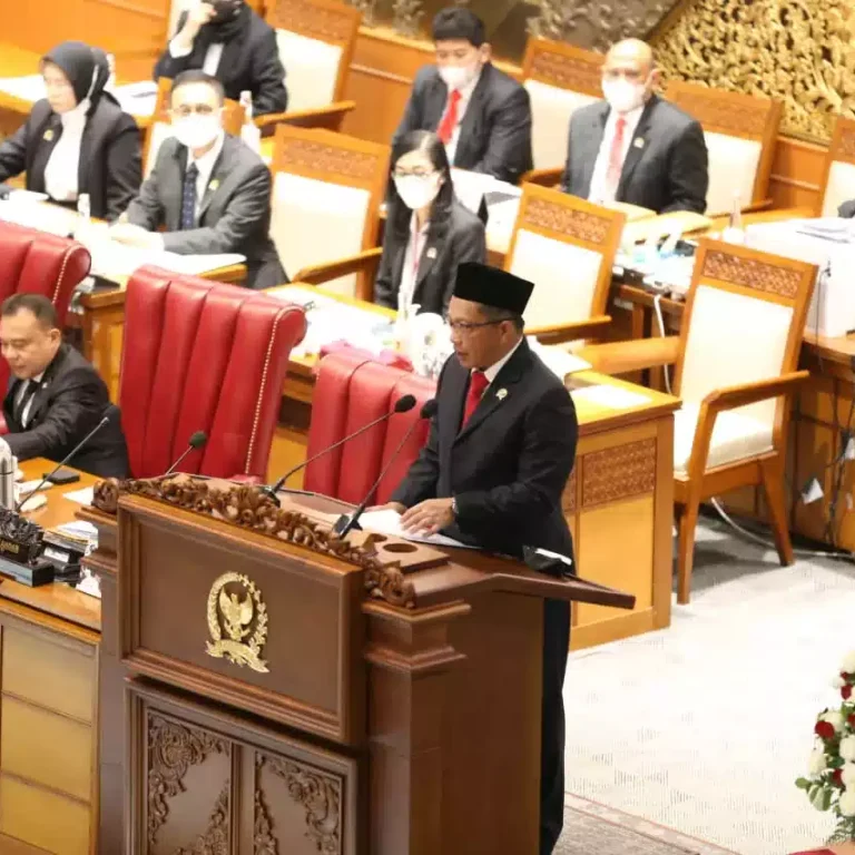 Mewakili Presiden, Tito Karnavian Sampaikan Pendapat Akhir Pemerintah 3 RUU Pembentukan DOB di Papua