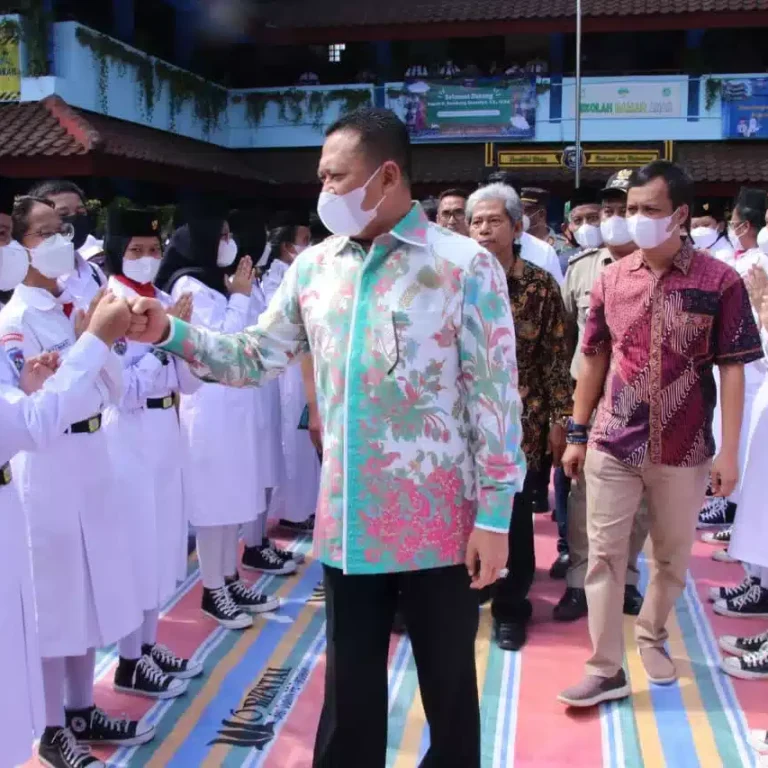 Ketua MPR RI Bamsoet Berikan Motivasi Kepada Civitas Akademika SMPN 49 Jakarta