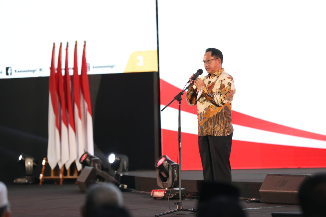 Tito Karnavian Minta Kepala Daerah dan Kepala Desa Bekerja Sama Manfaatkan Industri Kelapa Sawit untuk Rakyat