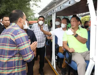 Tito Karnavian dan Mensesneg Tinjau Area Revitalisasi TMII