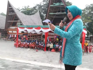 Tri Tito Karnavian Minta Orang Tua Awasi Penggunaan Gadget pada Anak