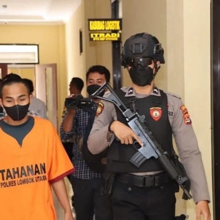 Guru Pelaku Pencabulan di Lombok Utara Terancam 15 Tahun Penjara 14 Guru Pelaku Pencabulan di Lombok Utara Terancam 15 Tahun Penjara I PojokPublik