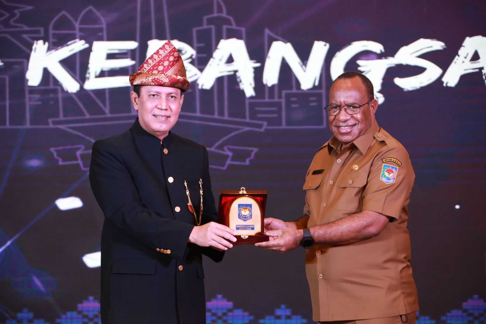 Wamendagri Tegaskan Pencegahan Ekstremisme dan Terorisme Perlu Libatkan Seluruh Elemen Masyarakat 1 Wamendagri Tegaskan Pencegahan Ekstremisme dan Terorisme Perlu Libatkan Seluruh Elemen Masyarakat I PojokPublik