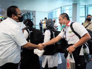 Sambut Petugas, Menteri Agama Sampaikan Apresiasi atas Dedikasi Melayani Jemaah Haji