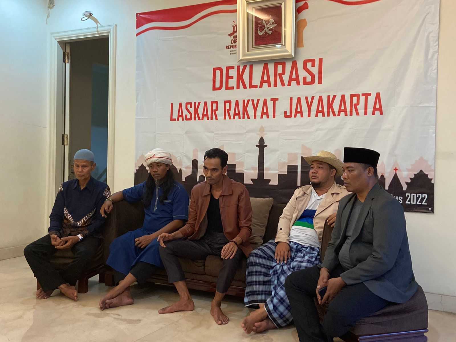 Laskar Rakyat Jayakarta Siap Tumbangkan Oligarki 6 Laskar Rakyat Jayakarta Siap Tumbangkan Oligarki I PojokPublik