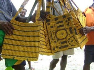 Wow Keren ........! DPRD Kabupaten Dogiyai Kenalkan Produk Lokal Noken Anggrek