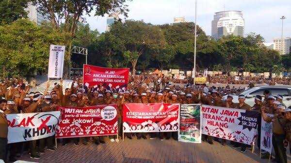 Lawan Terus .....! Serikat Perhutani Bersatu dan Penggiat Lingkungan Gugat Menteri LHK ke PTUN 7 Lawan Terus .....! Serikat Perhutani Bersatu dan Penggiat Lingkungan Gugat Menteri LHK ke PTUN I PojokPublik