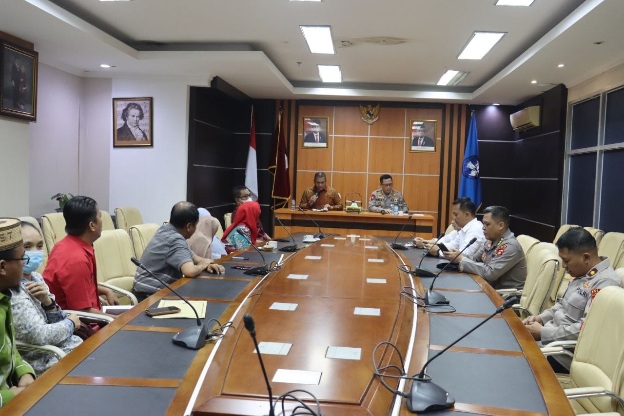 Akademisi dan Budayawan Apresiasi Kapolda Gorontalo, Ini Alasannya 7 Akademisi dan Budayawan Apresiasi Kapolda Gorontalo, Ini Alasannya I PojokPublik