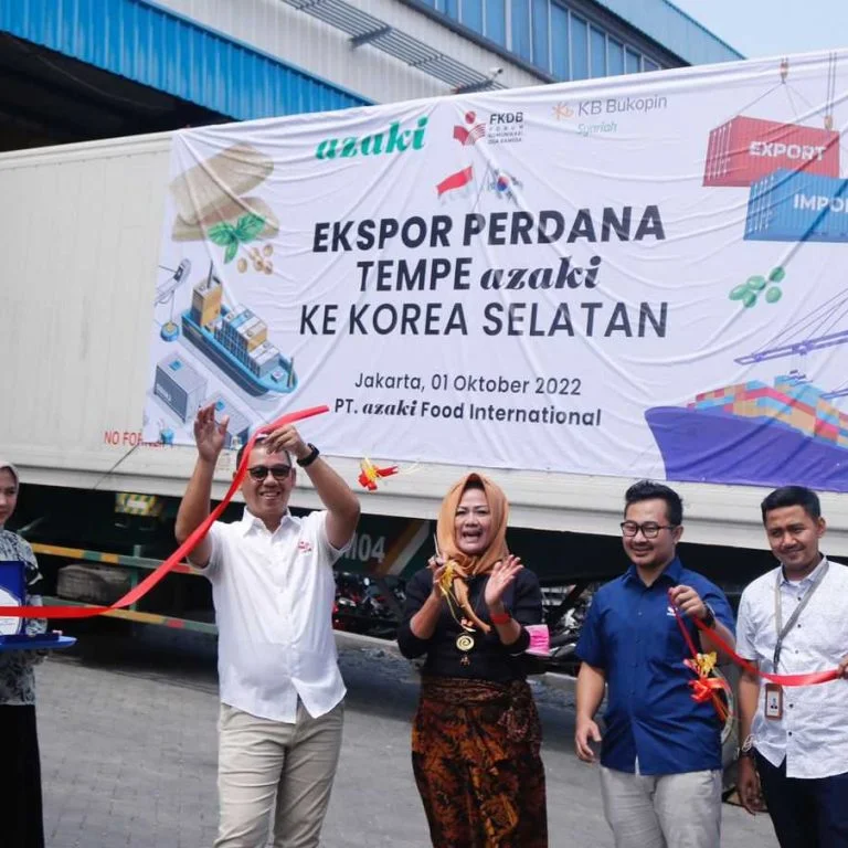 FKDB bersama Bank Bukopin Syariah Ekspor Tempe Azaki Ke Korea Selatan 13 FKDB bersama Bank Bukopin Syariah Ekspor Tempe Azaki Ke Korea Selatan I PojokPublik